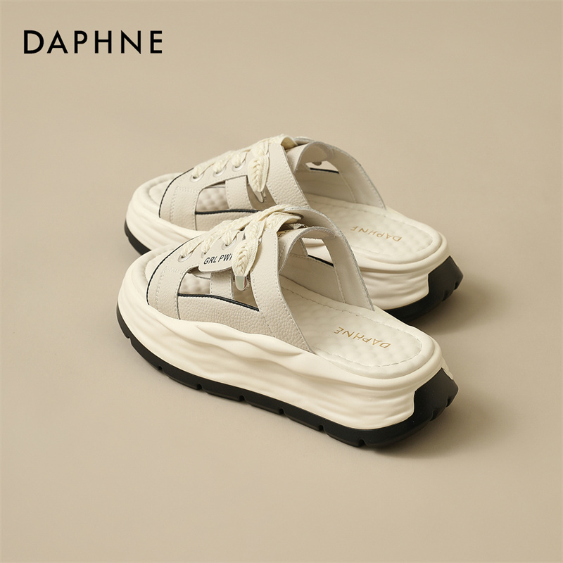 达芙妮Daphne ~松糕厚底拖鞋女夏季外穿透气镂空真皮增高一字凉拖