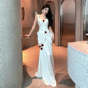 性感名媛轻奢玫瑰花朵吊带褶皱白色生日长款晚礼服连衣裙