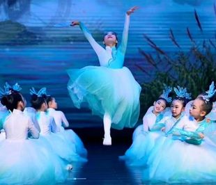 儿童踏歌行古典舞蹈演出服女童中国风飘逸少儿开场舞扇子舞表演服