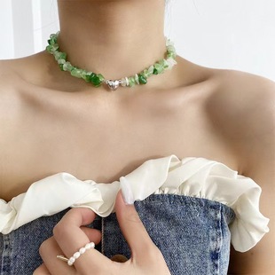 小清新绿色水晶天然石新款拼接项链磁吸设计不规则玉石时髦锁骨链