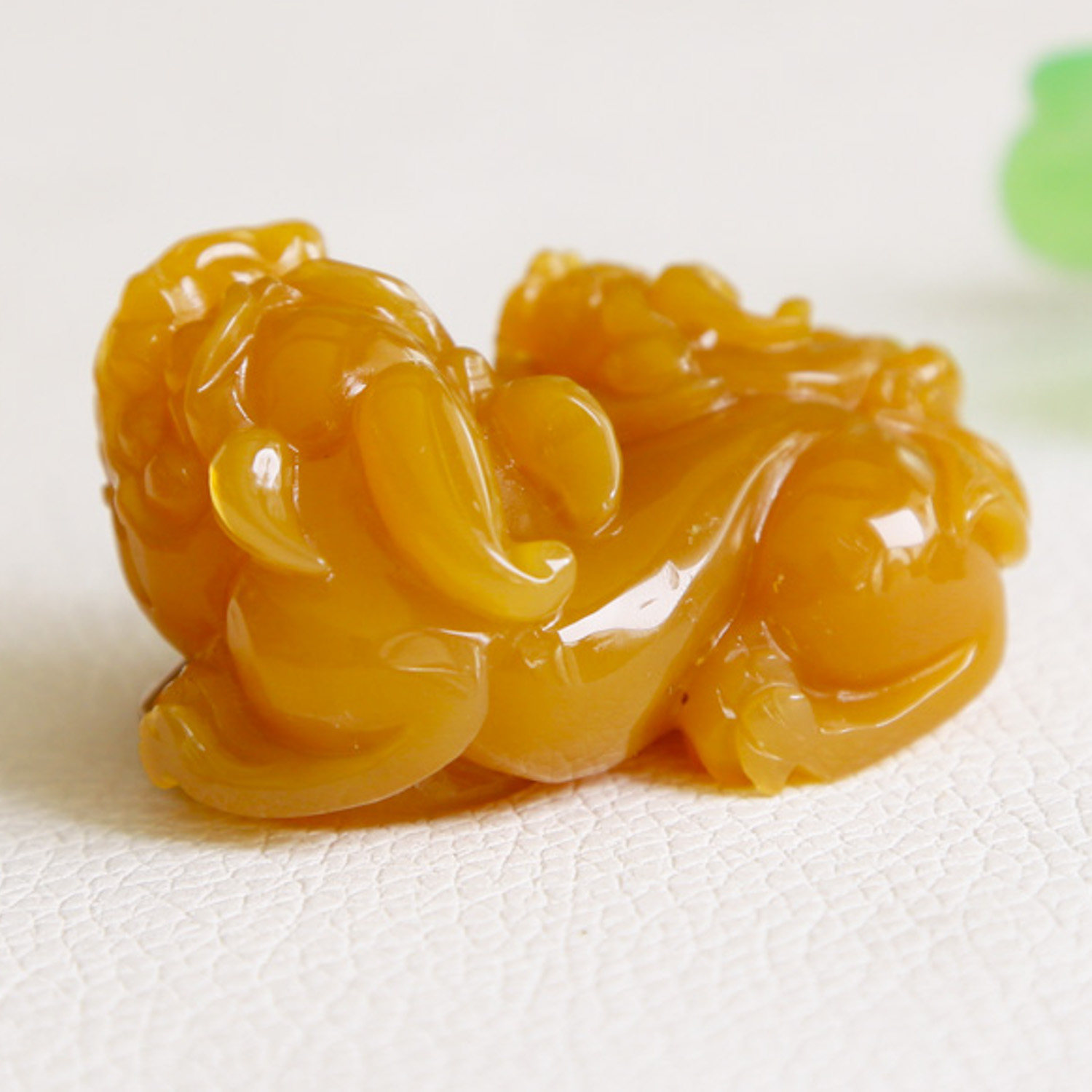 42.79g 鸡油黄招财貔貅把玩件 黄龙玉 fz19-72