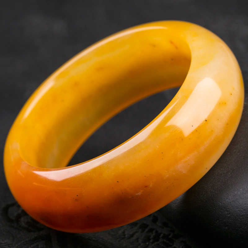 圈口:61mm 118.6g 云南黄龙玉 山料手镯