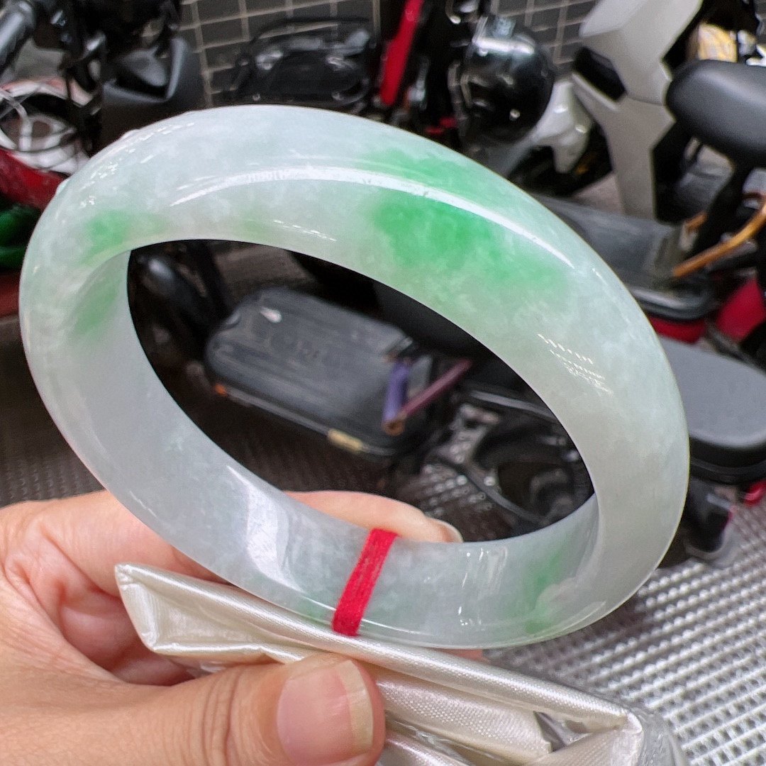 57圈口缅甸天然a货老坑种飘阳绿宽边翡翠手镯玉镯子平洲翡翠手镯