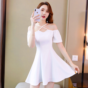 白色挂脖一字肩连衣裙小个子短款礼服裙子女夏性感气质露肩仙女裙