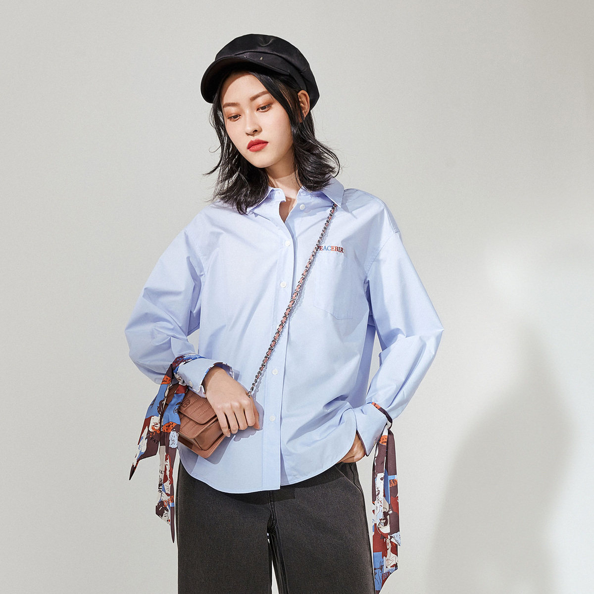 衬衣白色_太平鸟袖口绑带衬衫女2019秋冬新款休闲直筒长袖浅色衬衫女