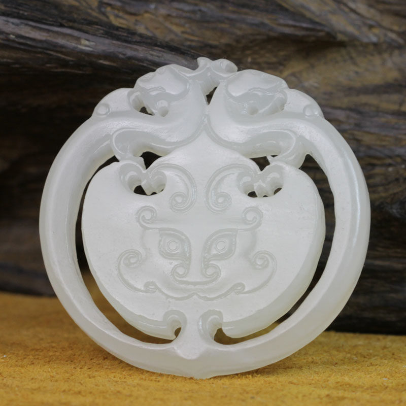 和田玉白玉 仿古兽面牌 25.29克