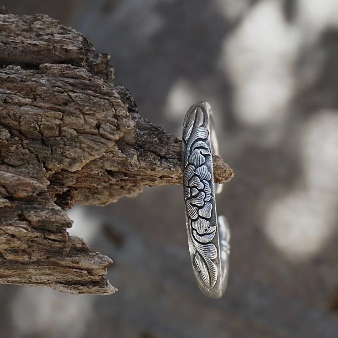 云南雪花银牡丹花贵妃蒜头手工镌刻复古银手镯送长辈足银s999