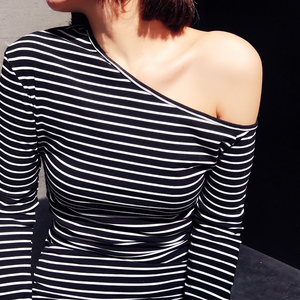 斜肩收腰连衣裙图片