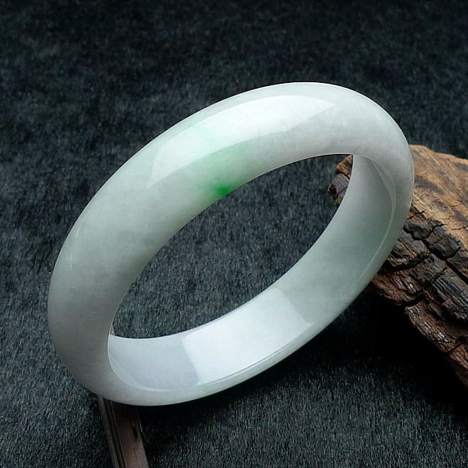 老种a货翡翠挂淡阳绿宽厚装手镯 60.79克