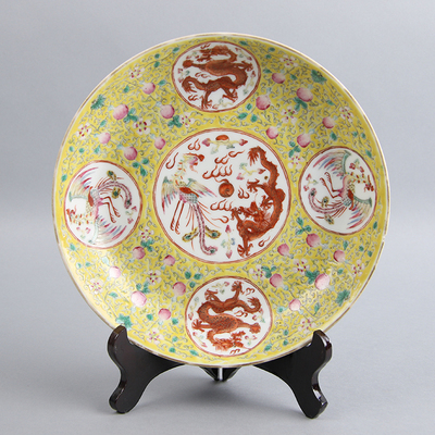 民国粉彩开光团龙团凤纹盘