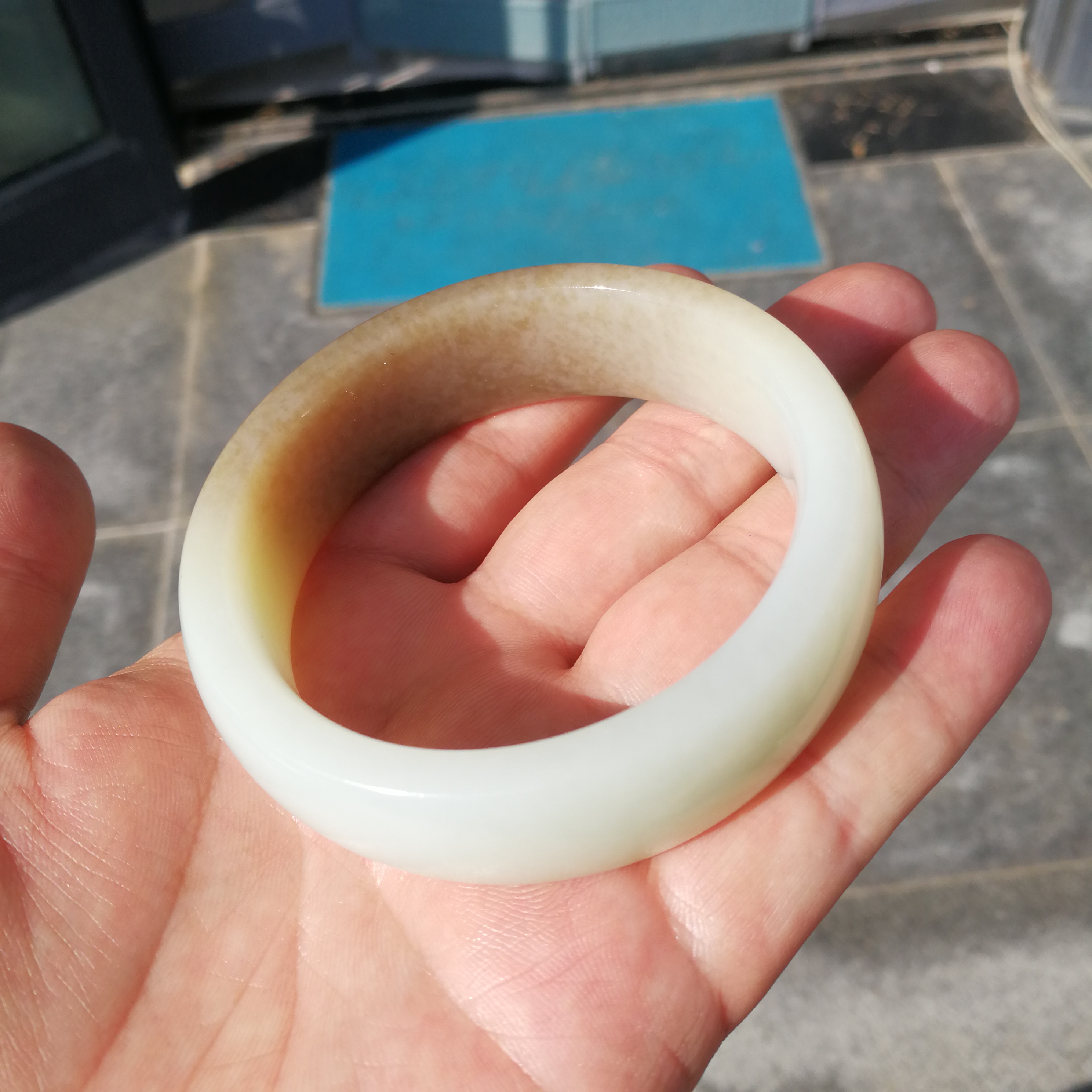 天然新疆和田玉且末糖白玉手镯糖白分明玉石女款素镯子包邮带证书