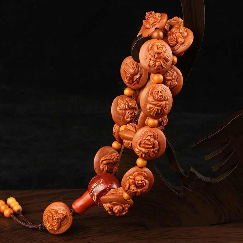 核雕名家于辉《三十六罗汉》桃核手持