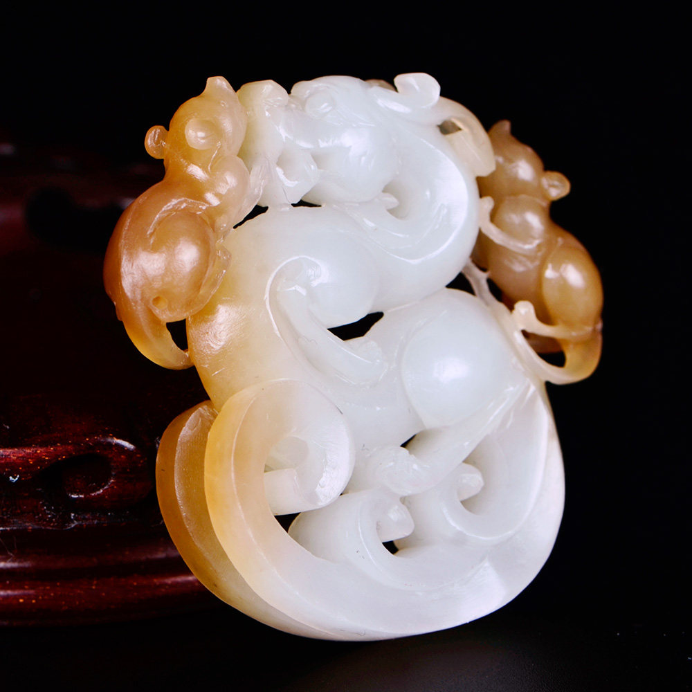 国家级玉雕大师【陶虎】工作室作品 和田玉挂件望子成龙 30.46g