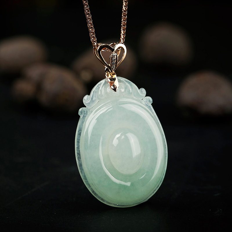 18k金镶钻冰种淡绿色翡翠福贝吊坠10.65克