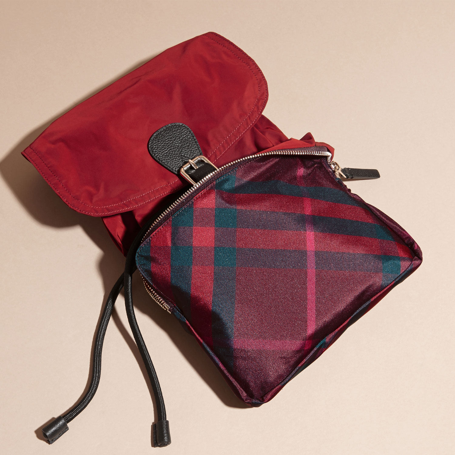 [9.8成新]博柏利burberry红色格纹中性款尼龙布双肩包