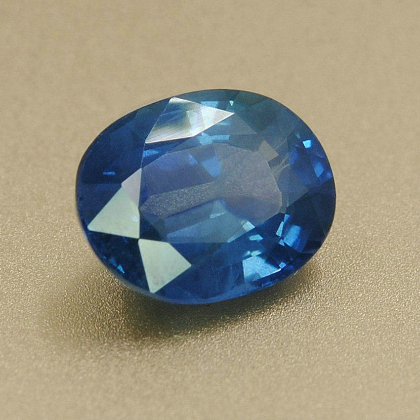 2.12克拉 玻璃体 蓝色蓝宝石裸石 火彩好 可镶嵌款式