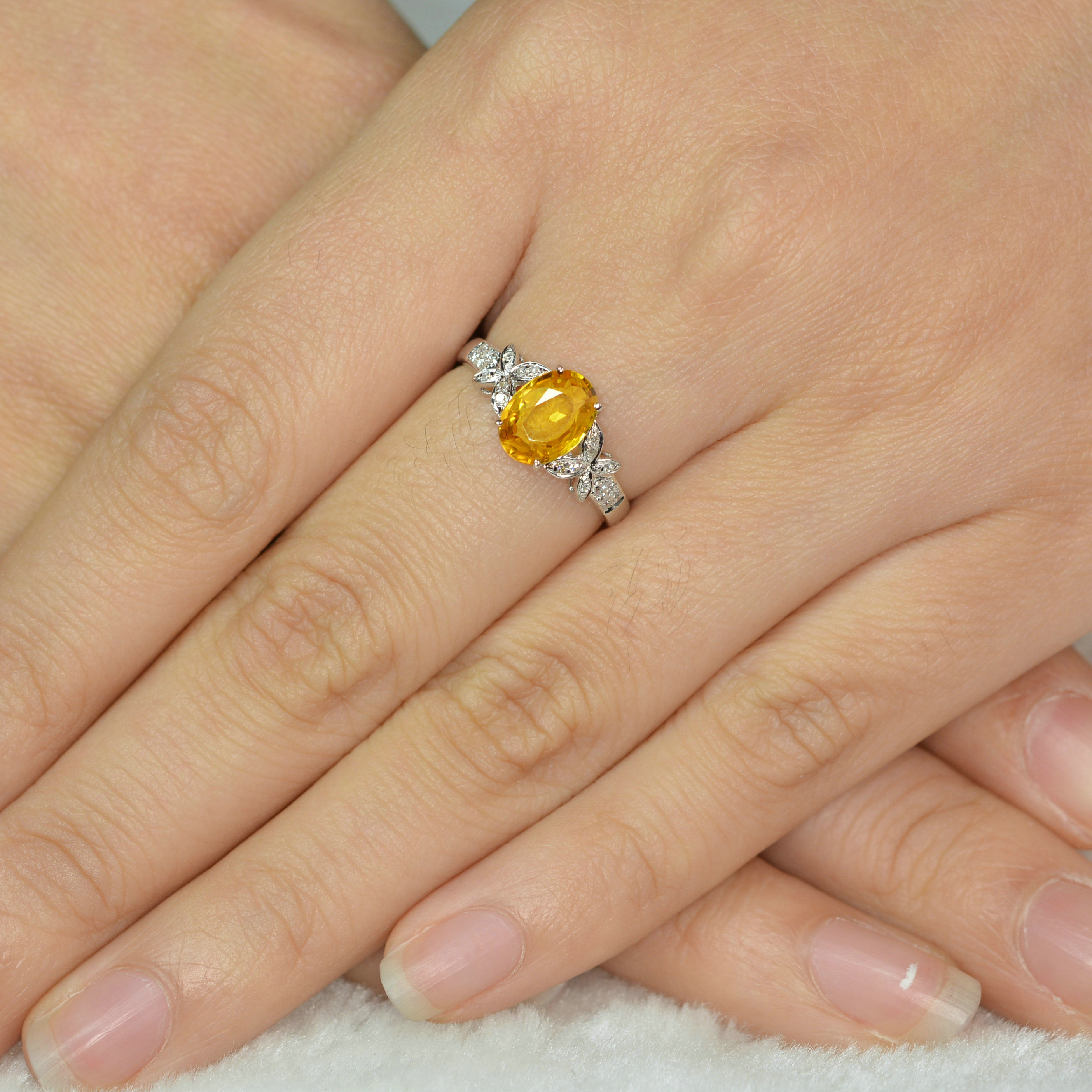 1.55克拉 18k金天然黄色蓝宝石戒指 火彩好 时尚款式 有视频1670