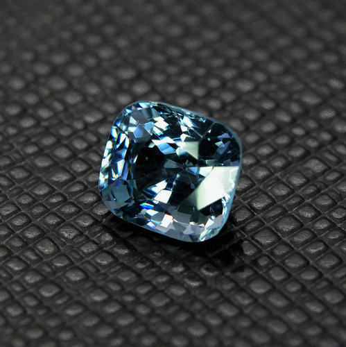 顶级收藏 重1.65ct 蓝尖晶裸石戒面 可提供设计款式镶嵌