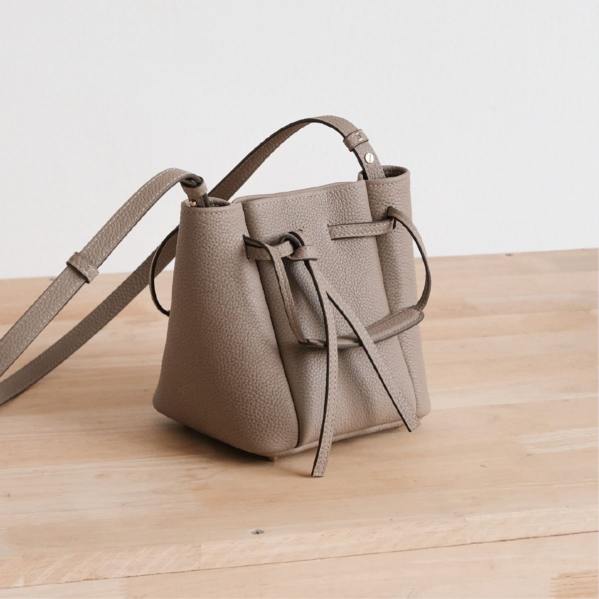 hanhsia/函夏 手工定制牛皮水桶包单肩斜挎手提包女大容量