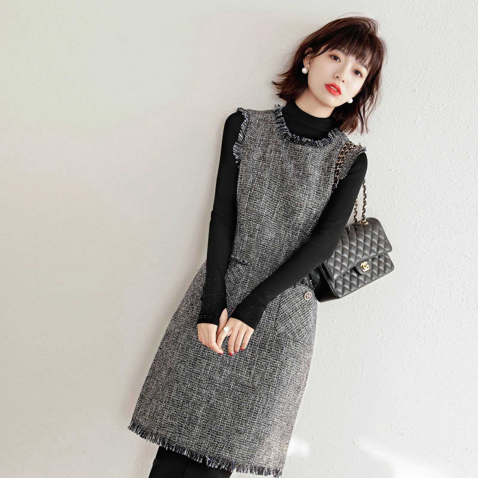 背心裙女秋冬新款气质轻奢马甲裙粗花毛呢亮丝直筒显瘦打底连衣裙