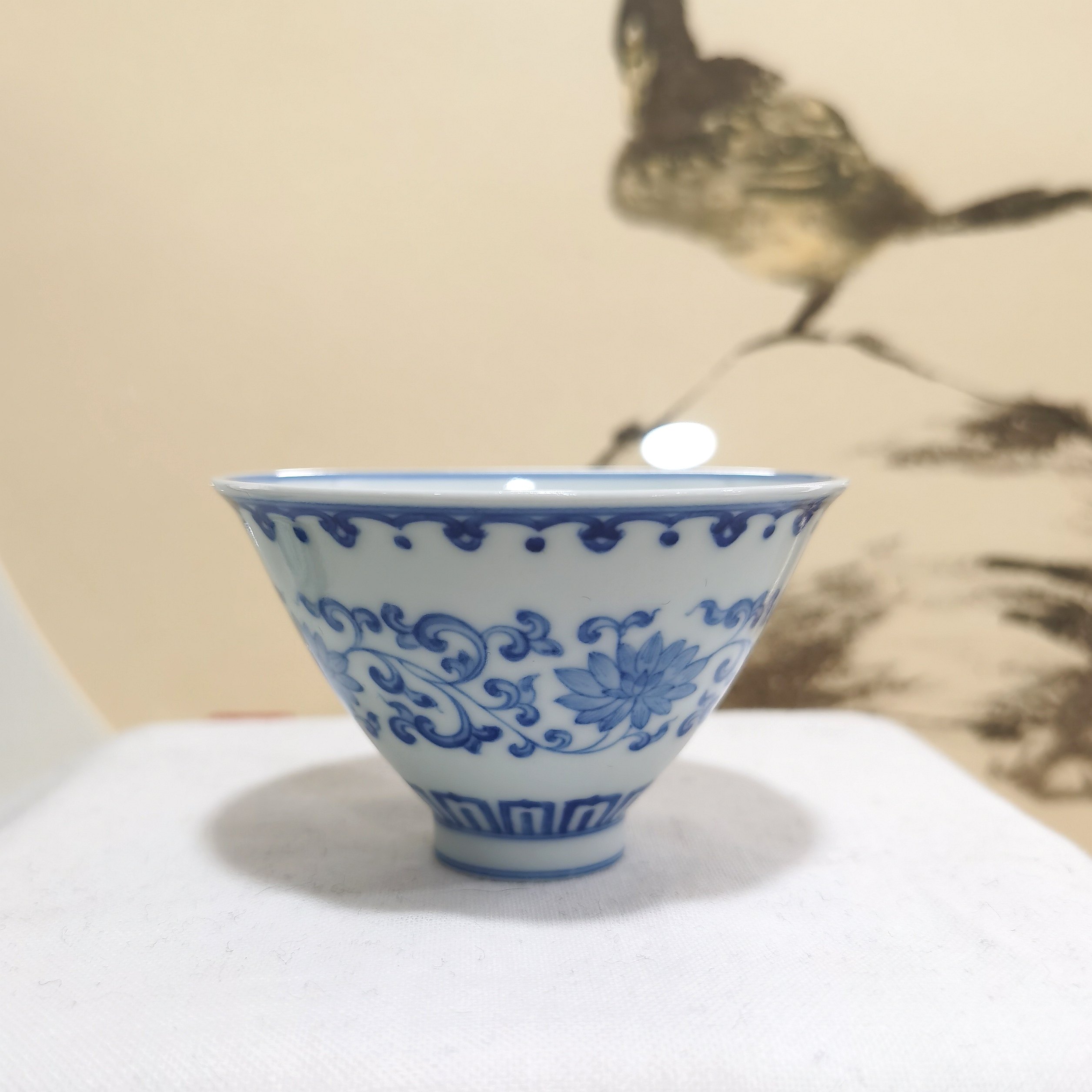 聚澜澜堂青花手绘缠枝斗笠茶杯