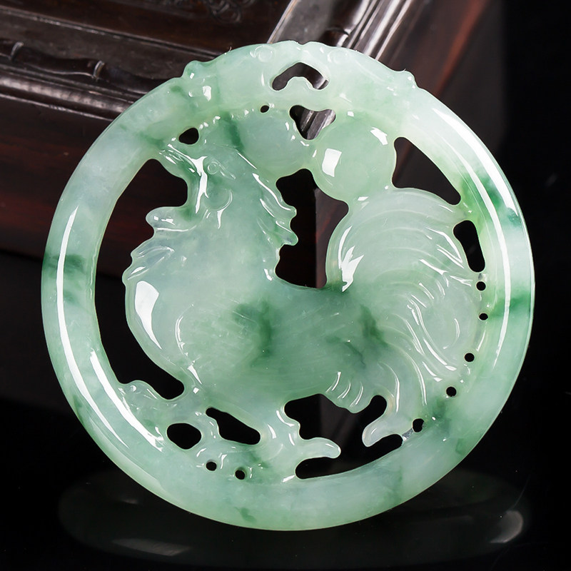 缅甸天然a货翡翠镂空雄鸡吊坠 26.17g