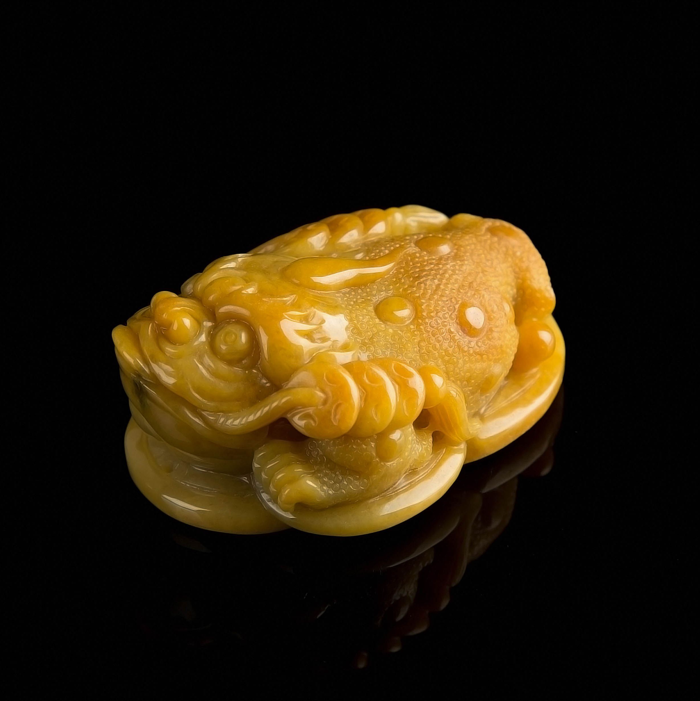 老坑翡翠满色鸡蛋黄招财金蟾吊坠 87.16g