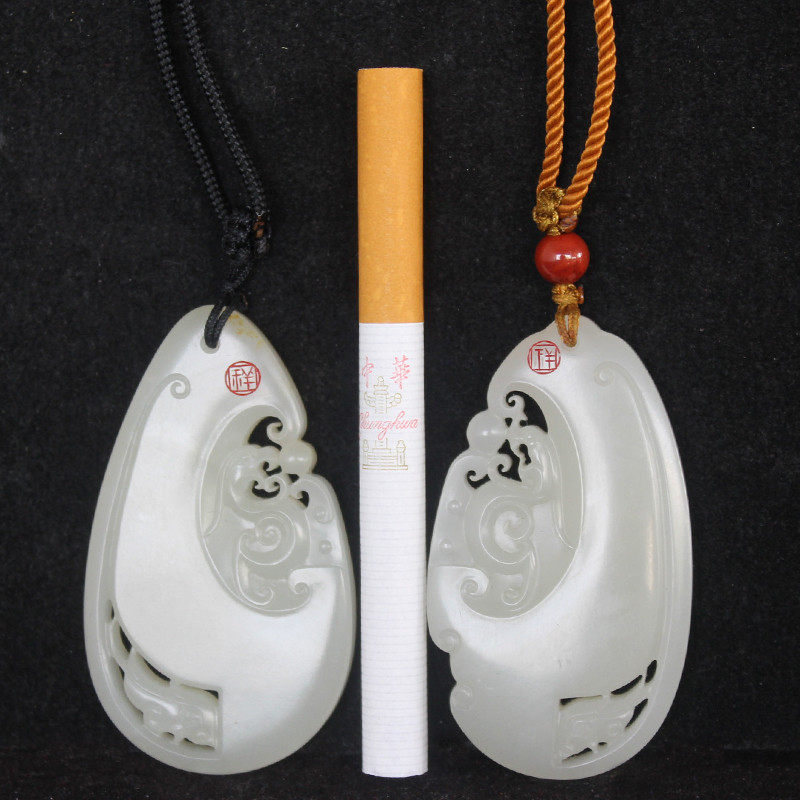 省级玉雕大师 杨红展 新疆和田籽料 挂件 双凤和鸣对牌50g