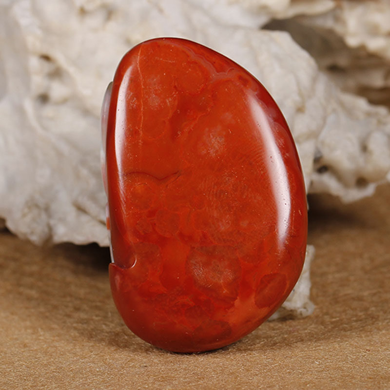 南红火焰纹红白冻料 连年有余 33.27克