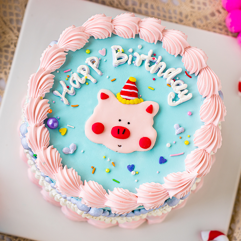 网红蛋糕装饰摆件软陶快乐帽子小猪插件儿童宝宝周岁生日派对布置