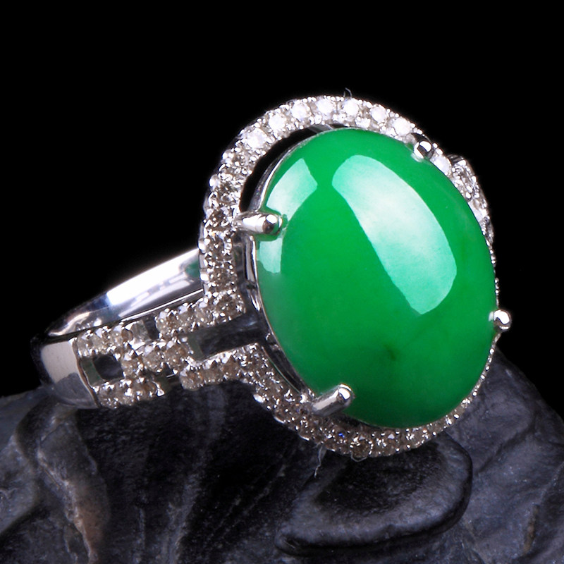 18k金伴钻豪华镶嵌糯种满绿翡翠戒指3.34g 13.5mm