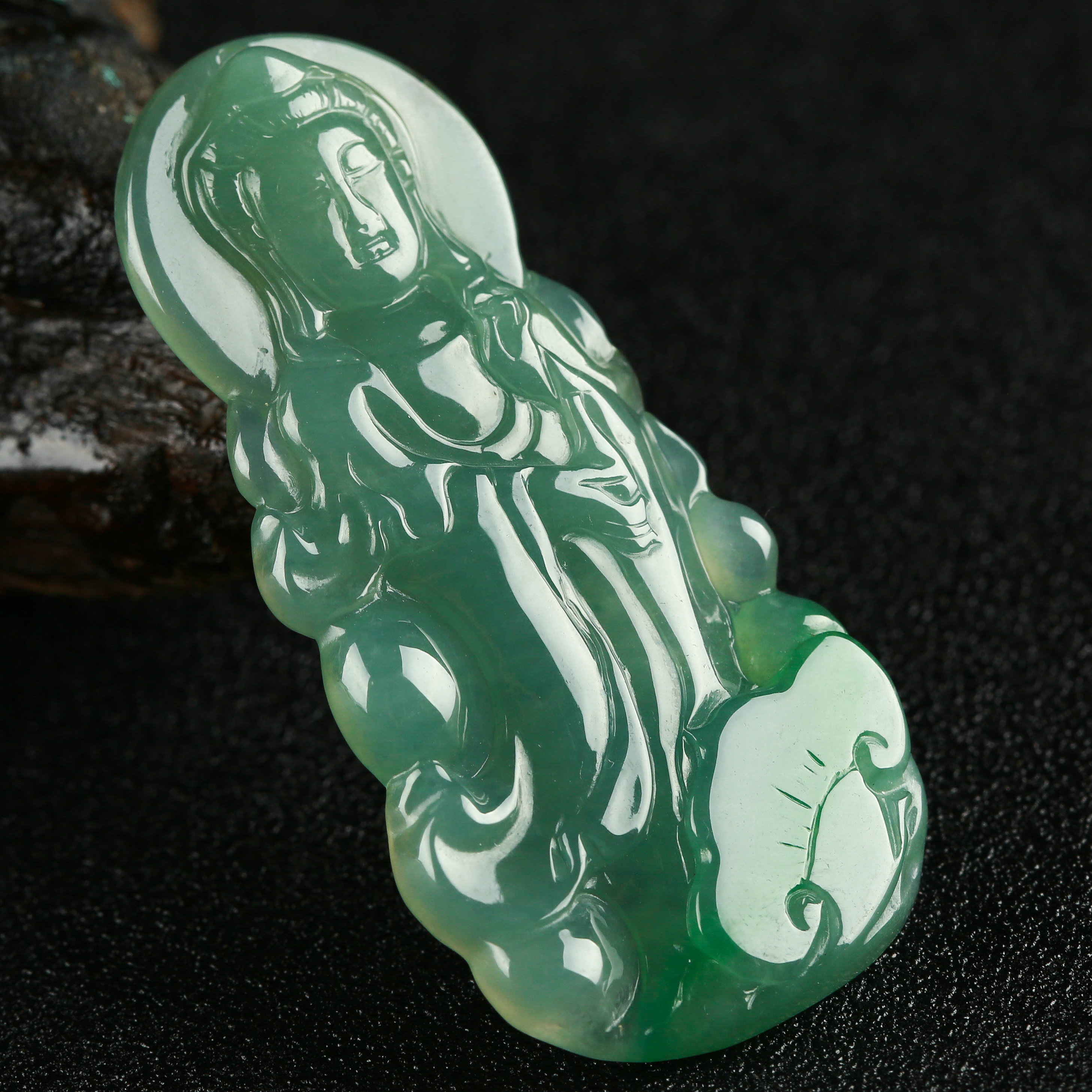 老坑冰糯种飘绿观音挂件 9.20g