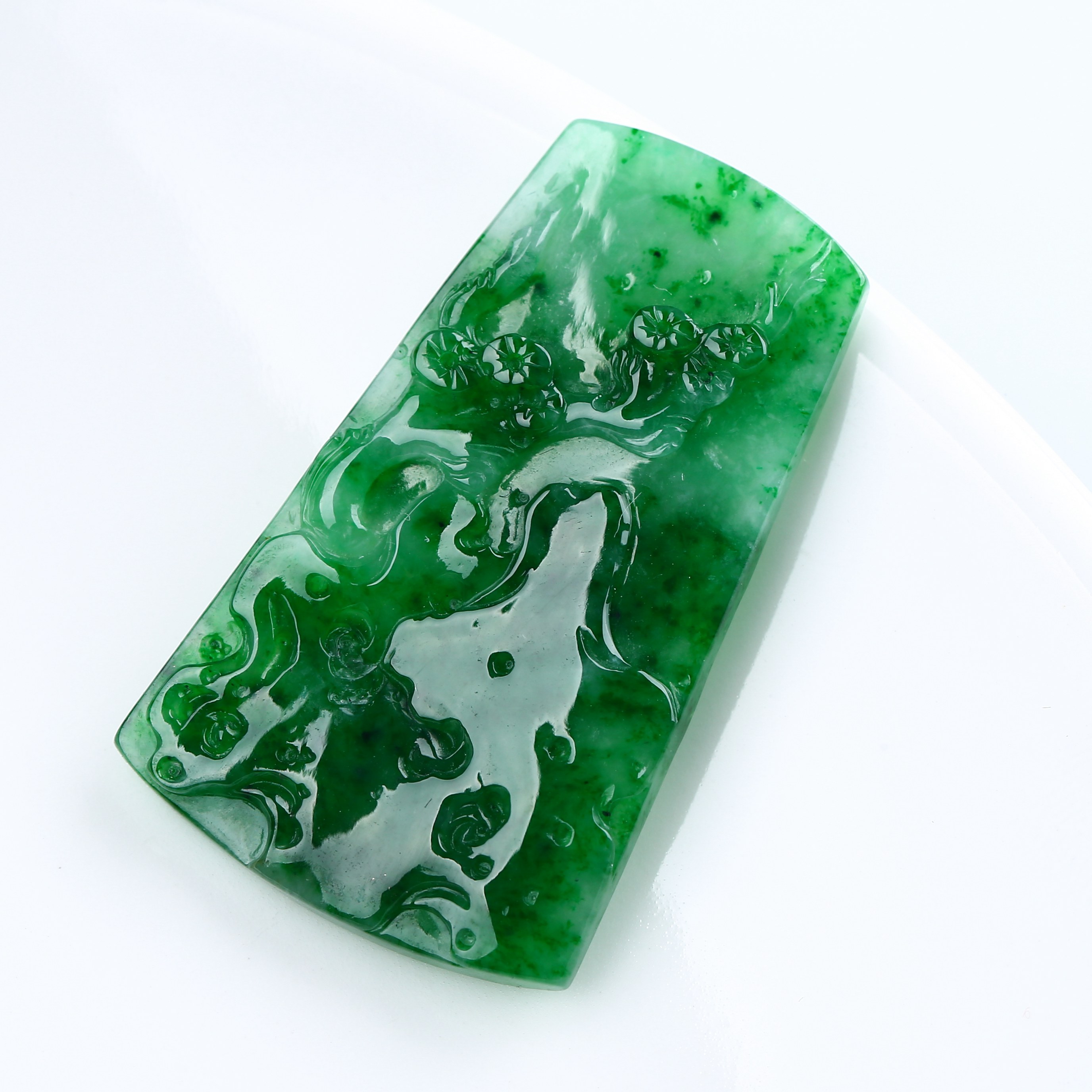 缅甸翡翠a货满绿梅花牌吊坠5.94克