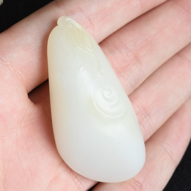 国家级玉雕大师张保国作品 和田玉 祝福挂件 26.93克