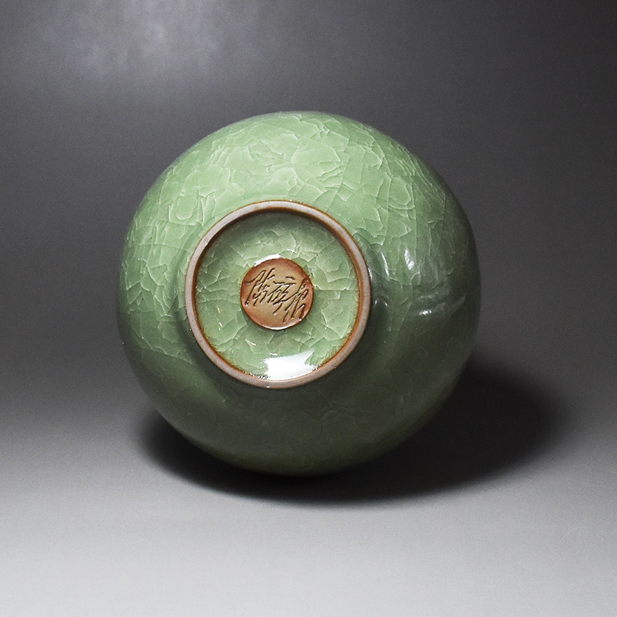 高级工艺美术大师 陈石玄根《冰裂纹葫芦瓶》