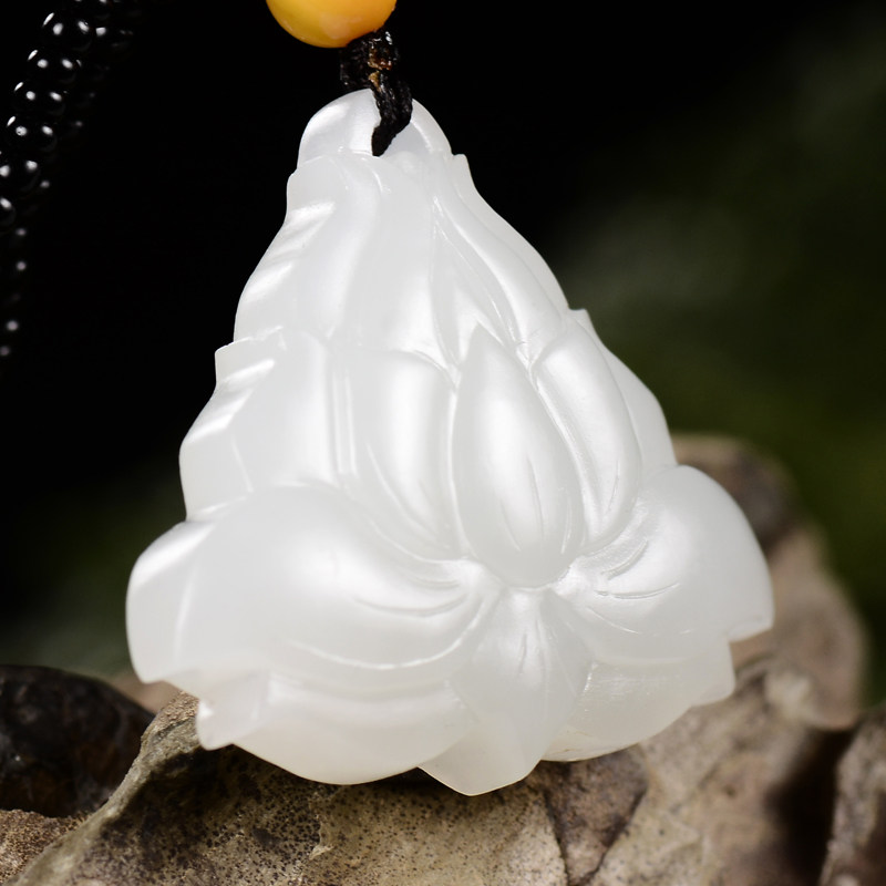 【唯美淡雅】中国玉雕大师李剑新疆和田玉羊脂白玉莲花吊坠#5231