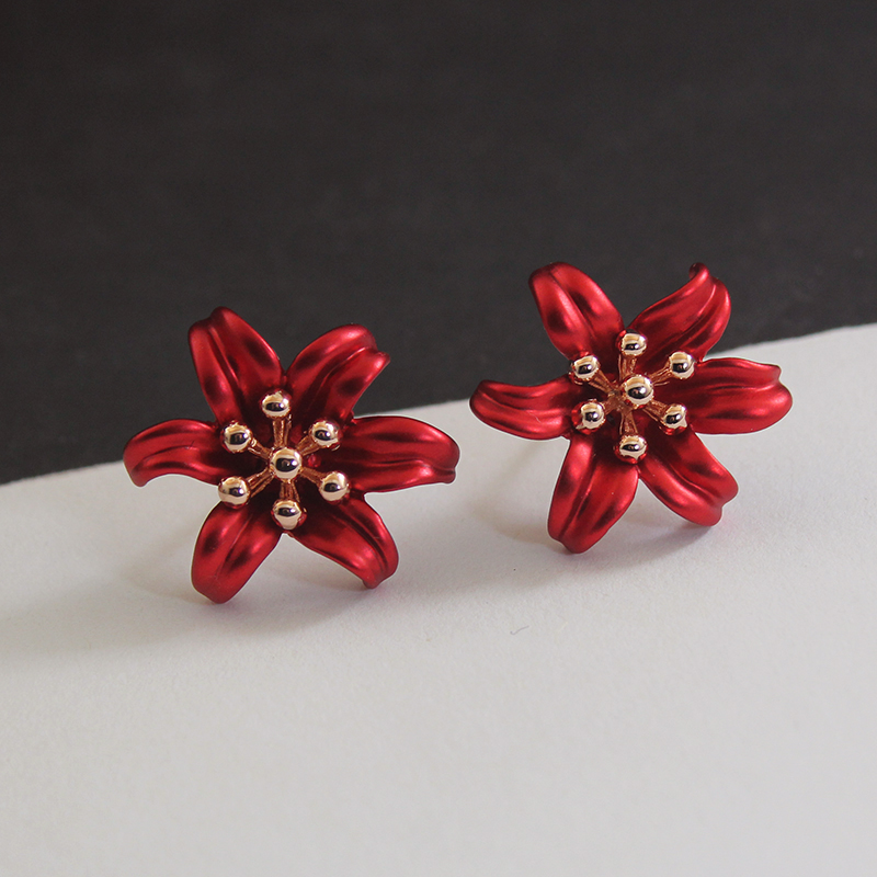 威妮华时尚高级感红花耳钉潮人个性彼岸花耳环2020新款气质耳饰