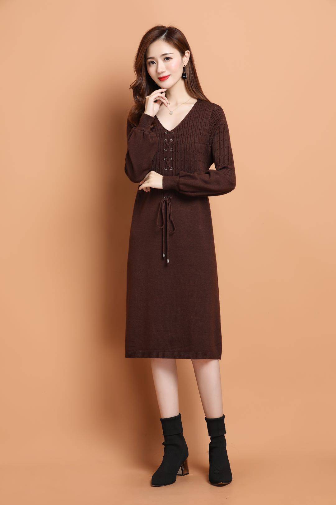 毛衣裙女2020新款v领系带收腰简约百搭打底中长款针织连衣裙