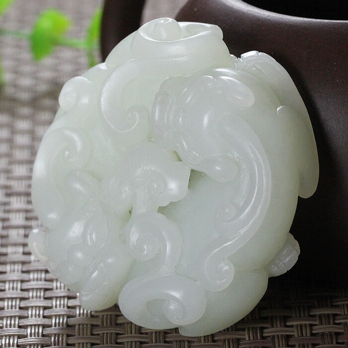 苏工 和田玉 貔貅 把件 80.703克