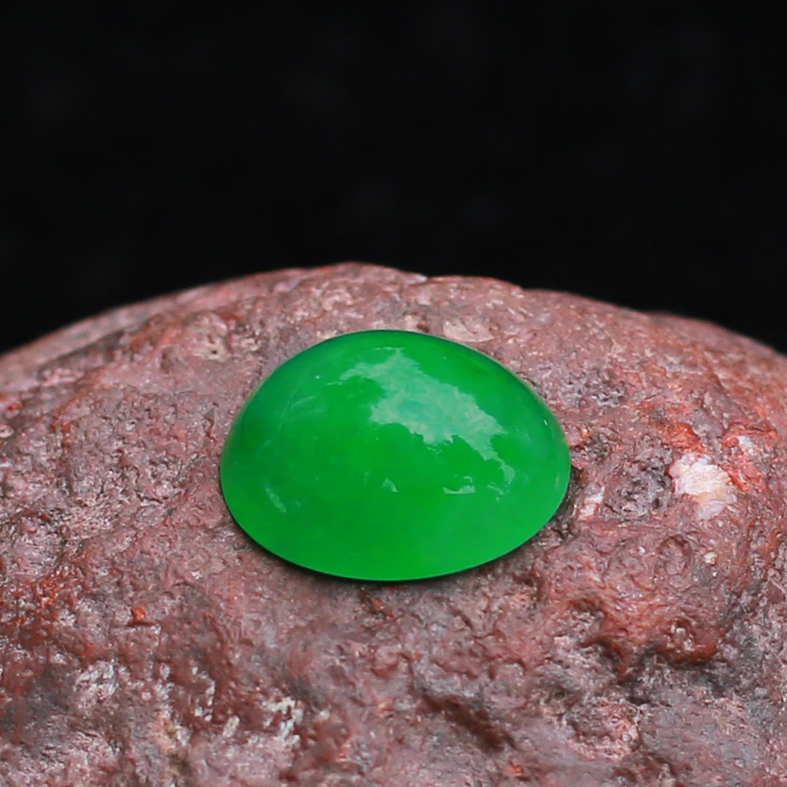 缅甸翡翠老坑冰种祖母绿蛋面4.8g