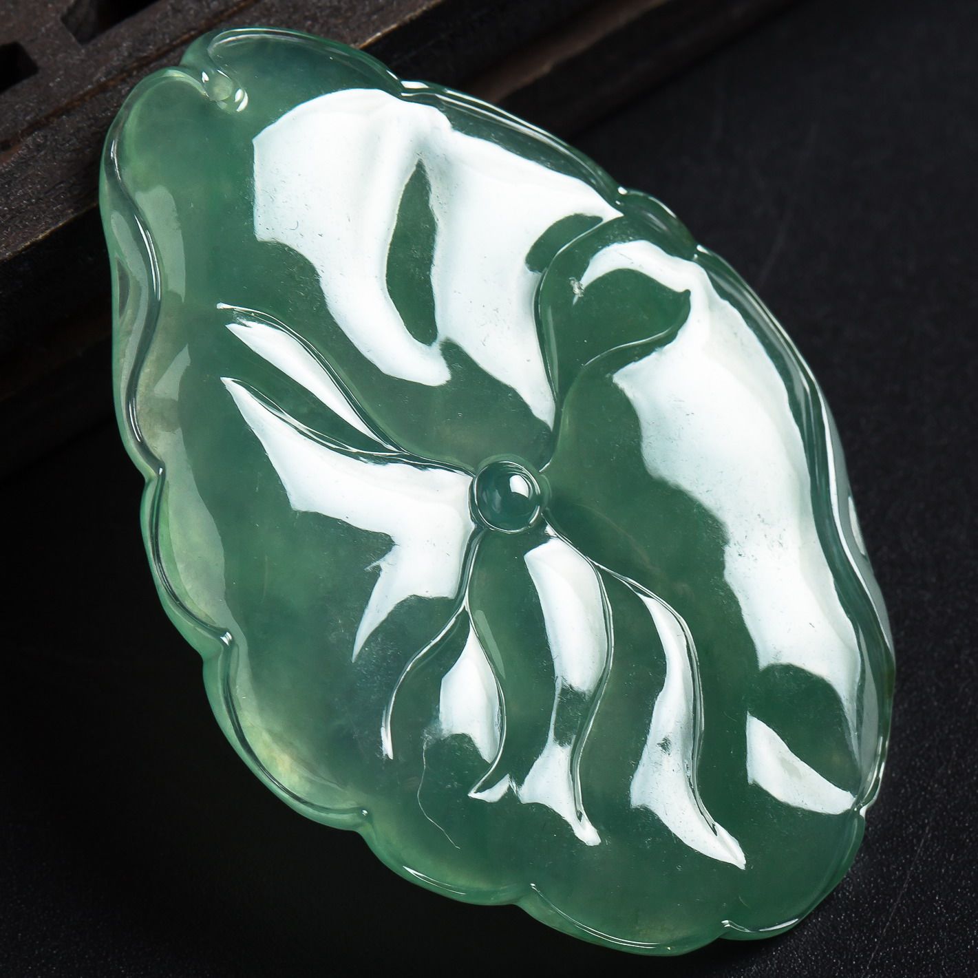 冰糯种满绿a货翡翠荷叶吊坠12.84克