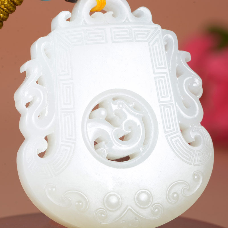 【佩戴系列】和田玉羊脂玉府上有龙挂件 39克(带绳)