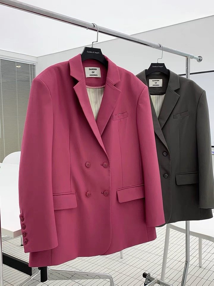 梅子色西装外套