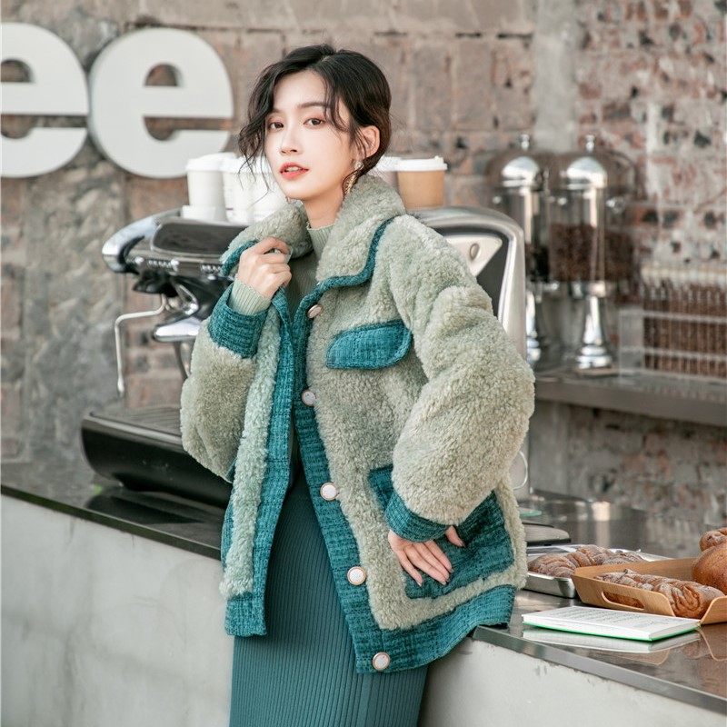 原创复古绿小香风格纹拼接仿羊羔毛外套女方领中长款皮毛一体冬新
