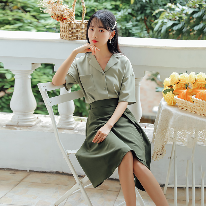 法式复古法国小众气质宽松衬衫上衣绿色半身裙两件套时尚套装女夏在类目 女装/女士精品, 套装/学生校服/工作制服, 时尚套装中 - 来自Buy2taobao.com提供专业的淘宝代购服务