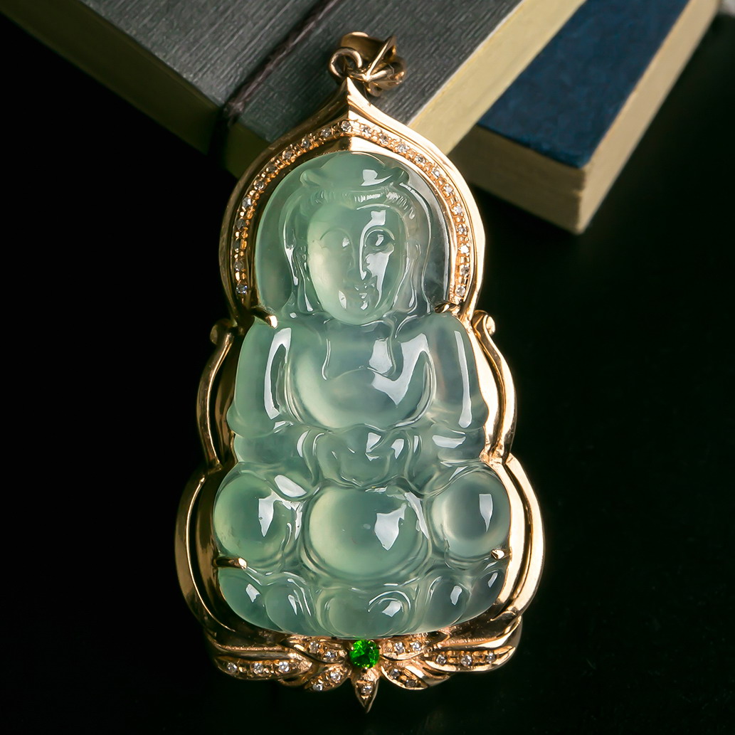 18k金伴钻镶嵌观音吊坠 8.15克