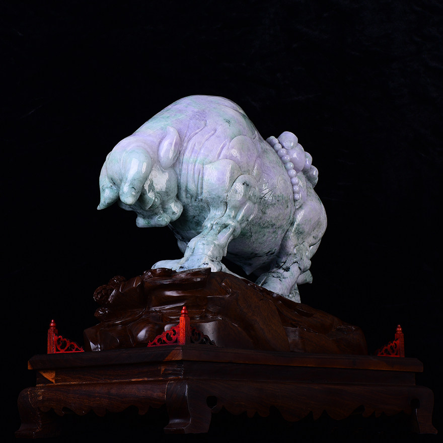 精雕天然翡翠a货双彩牛气冲天摆件31.92千克