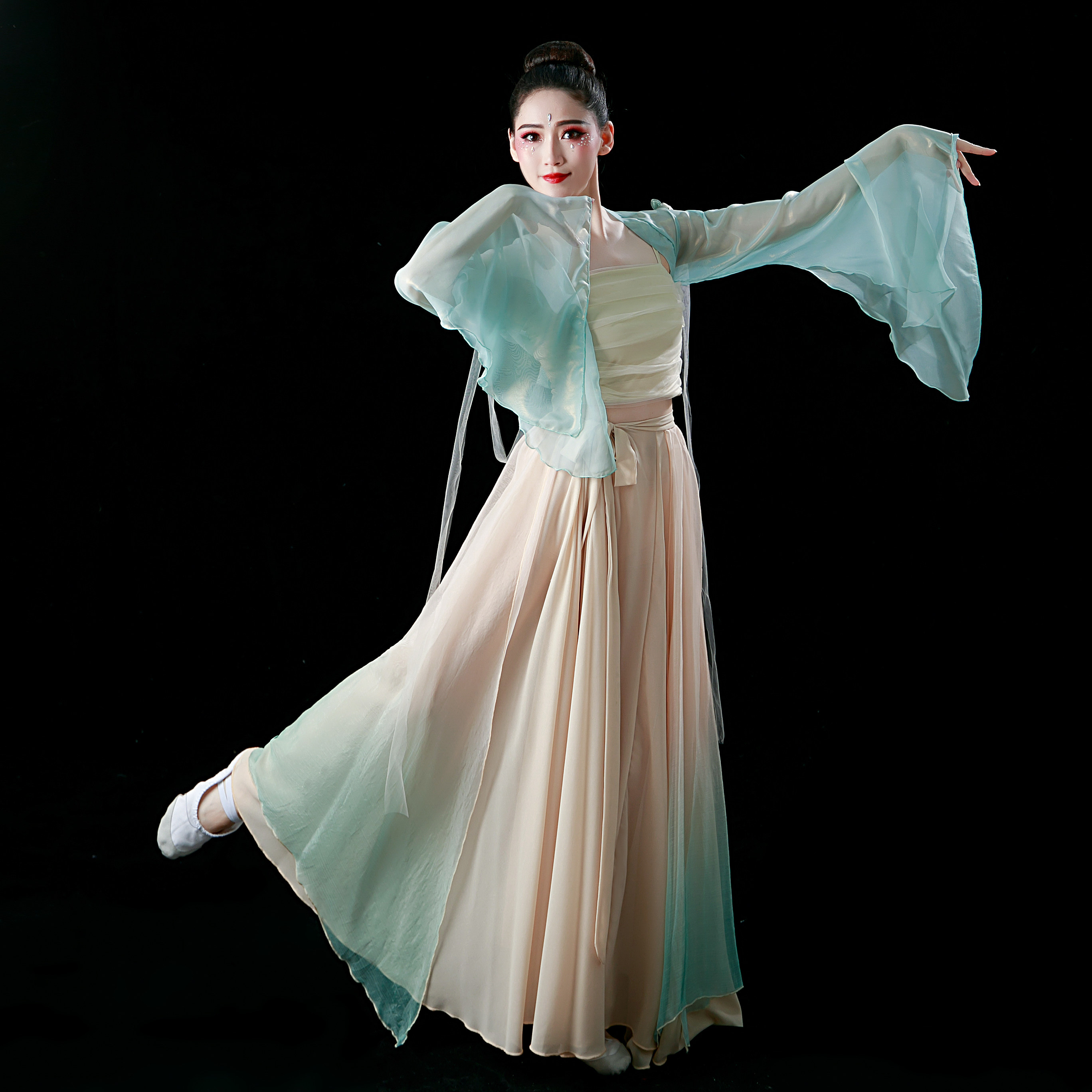 古典舞蹈服飘逸女身韵纱衣烫金古风大袖衫大摆裙子练功服演出服