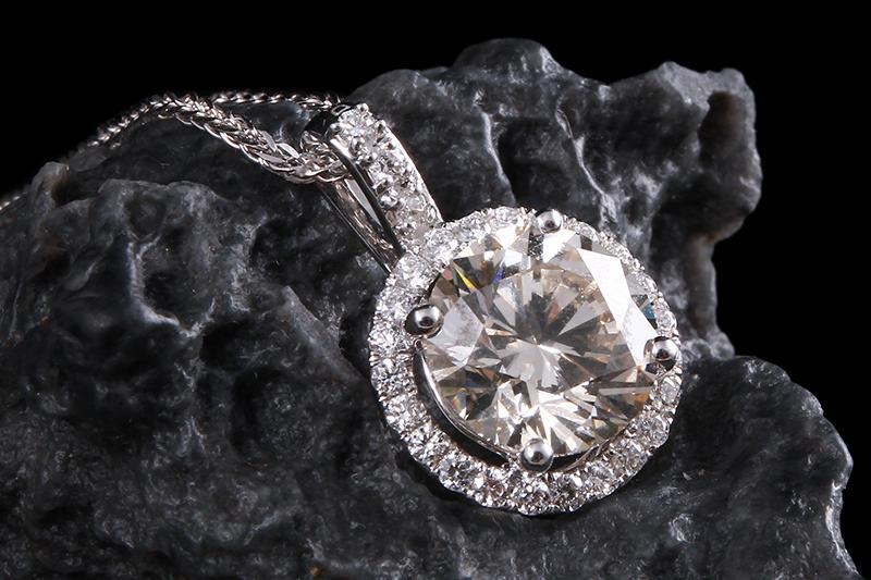 【第一次】宝瑞通绝当 主钻3.026克拉 颜色k-l 钻石项坠