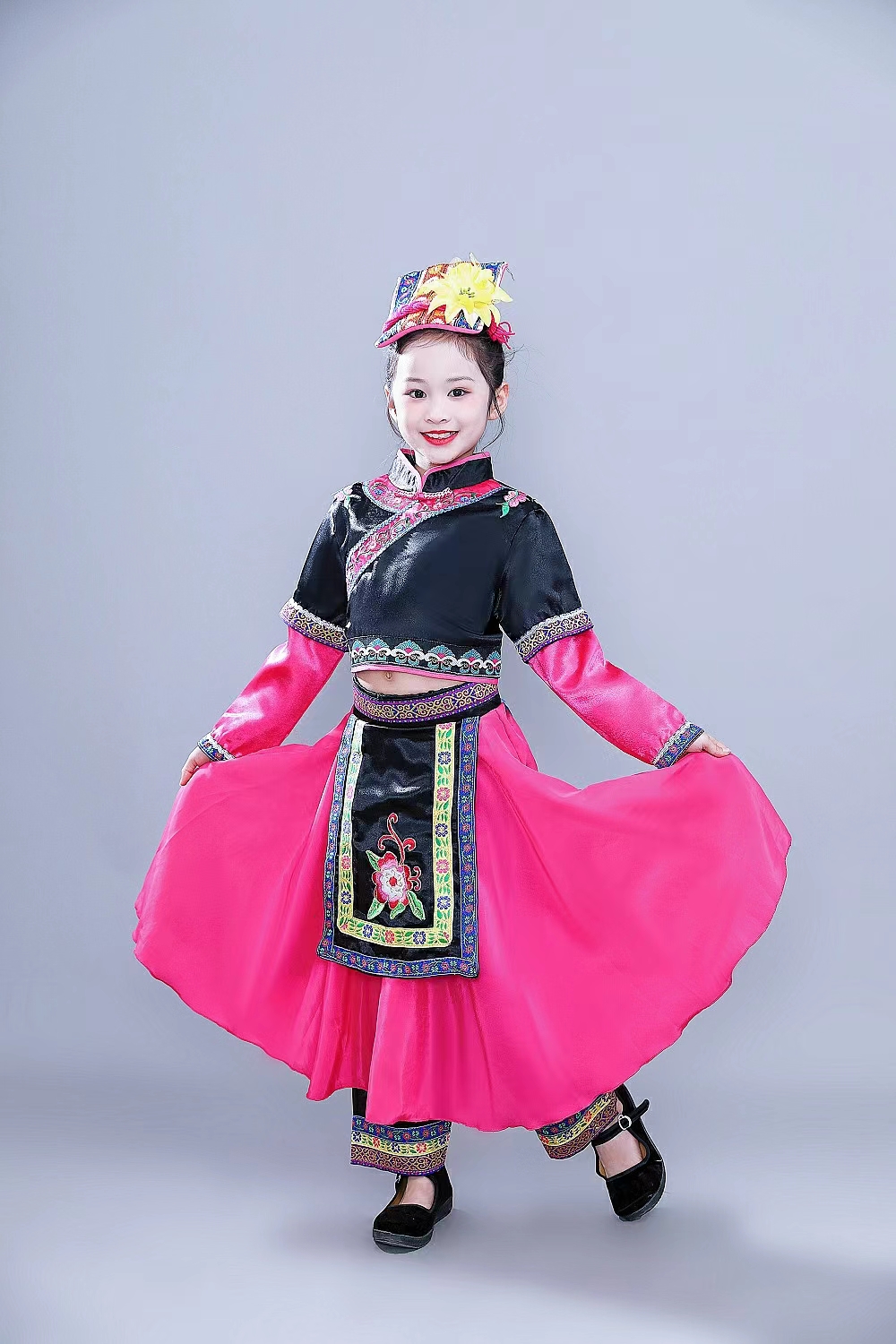 十一届小荷风采小手绣花献给党舞蹈演出服少数民族彝族羌族表演服